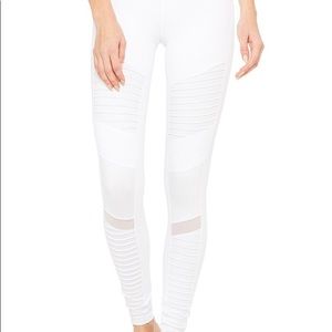 Alo yoga motto leggings in white